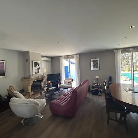 Maison Familiale Avec Piscine Holiday home